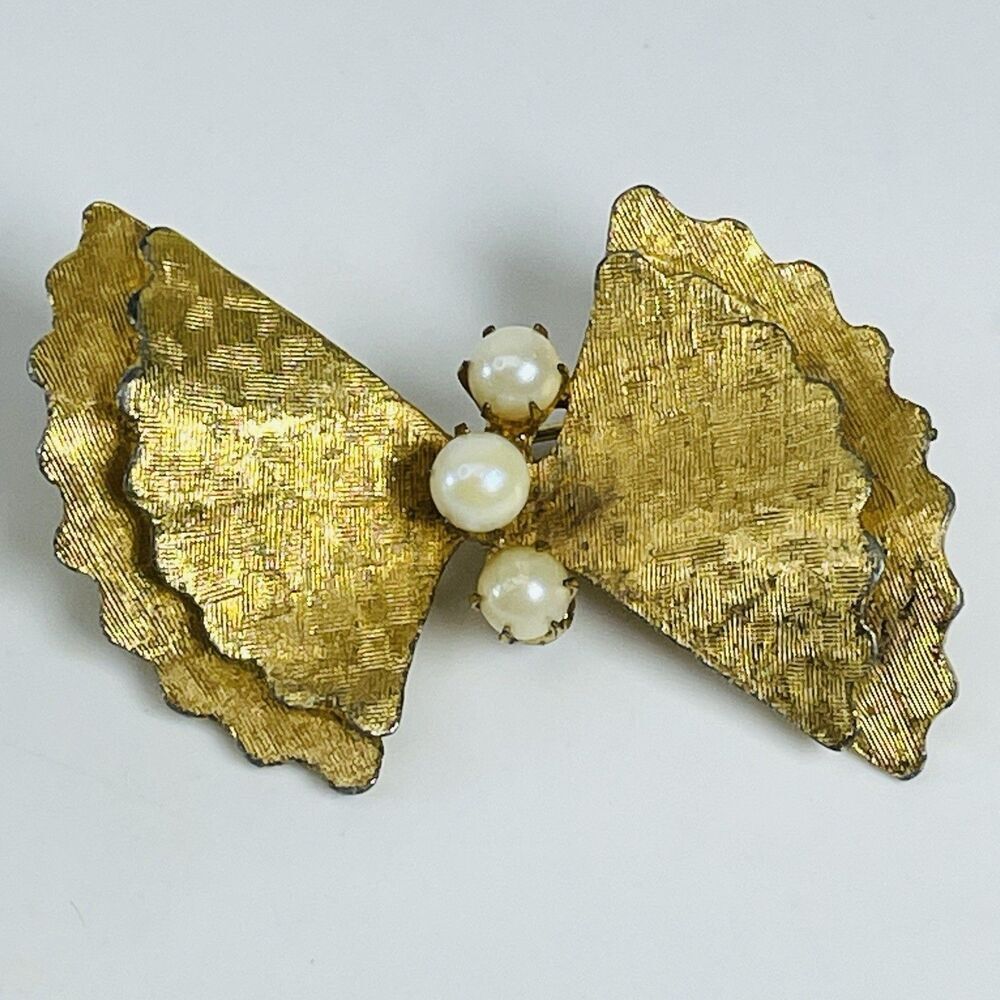 VTG Karu Arke Brooch Pin 2" Gold Tone Faux Pearl Textured Bow Design Signed